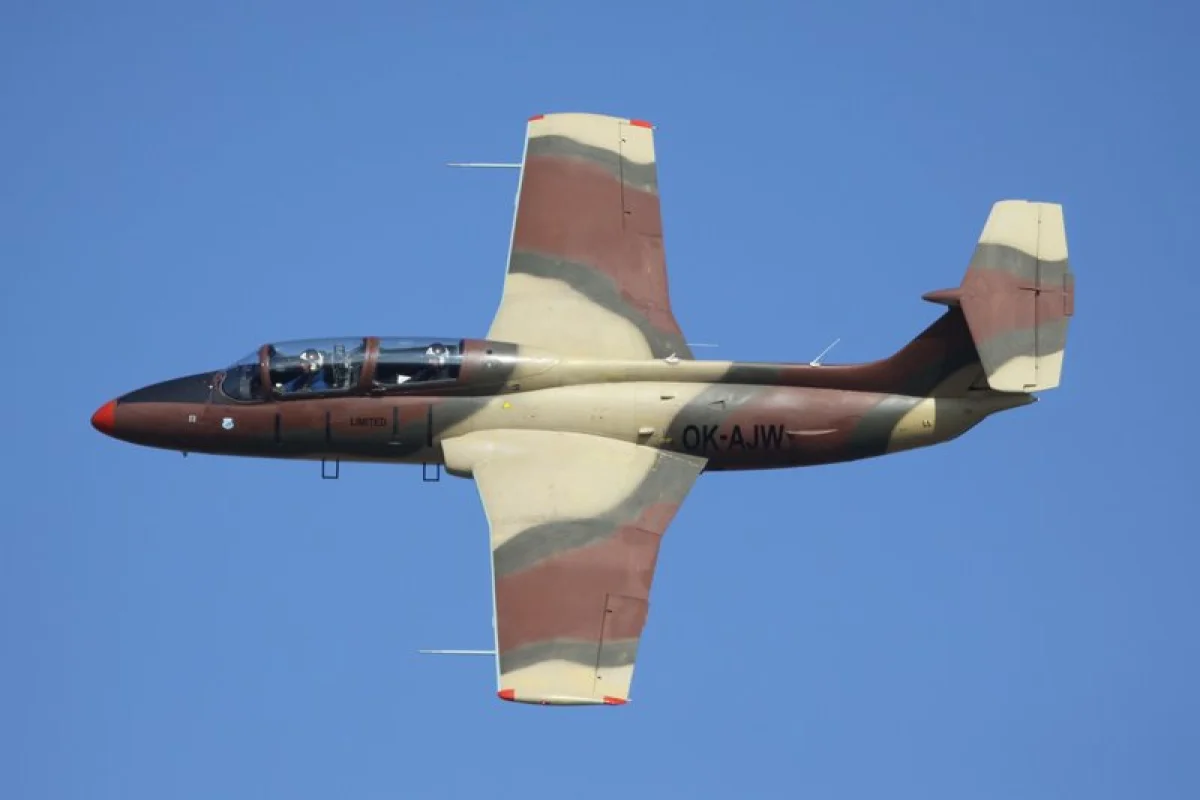 Let stíhačkou L-29 Delfín - foto 02