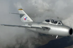 Let unikátní českou stíhačkou MiG-15: Hradec Králové - foto 01