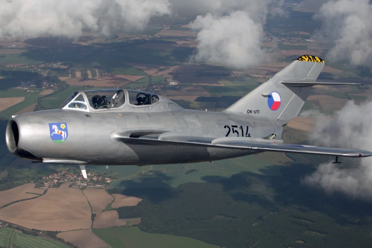 Let unikátní českou stíhačkou MiG-15: Hradec Králové - foto 10