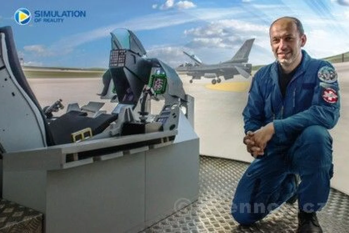 Letecký trenažér stíhačky F16 - foto 02