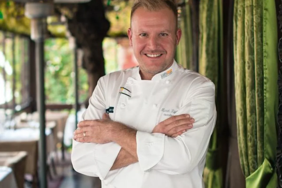 Luxusní degustační menu šéfkuchaře Marka Raditsche s projížďkou soukromou lodí po Vltavě v restauraci Kampa Park - foto 03