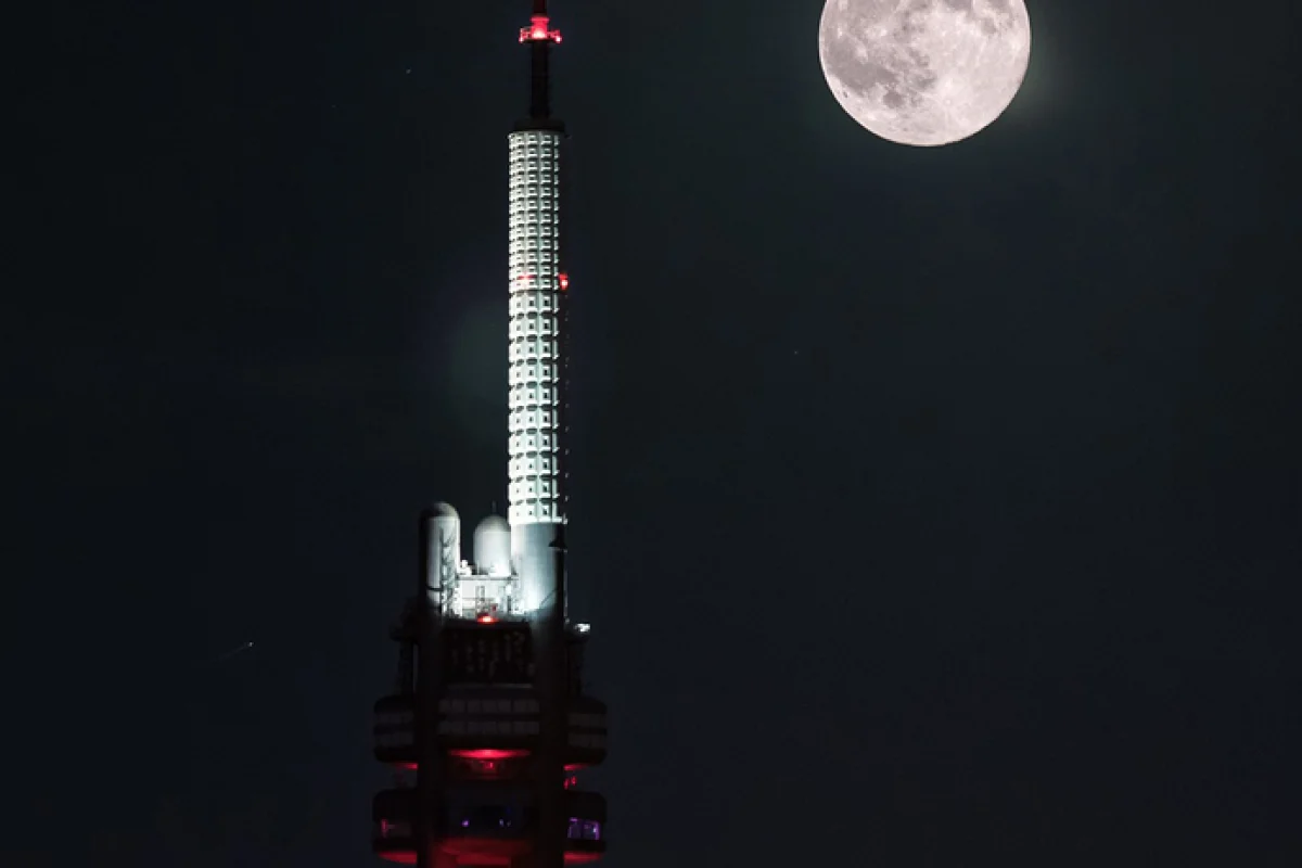Luxusní noc nad Prahou - foto 05
