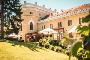 Luxusní noc s čtyřchodovou večeří v Chateau St. Havel - foto 02