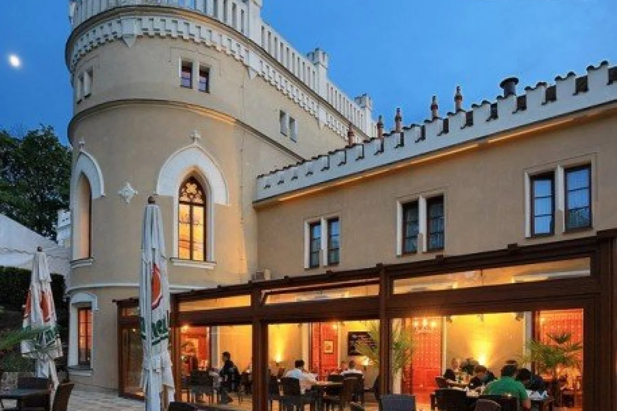 Luxusní noc s čtyřchodovou večeří v Chateau St. Havel - foto 04