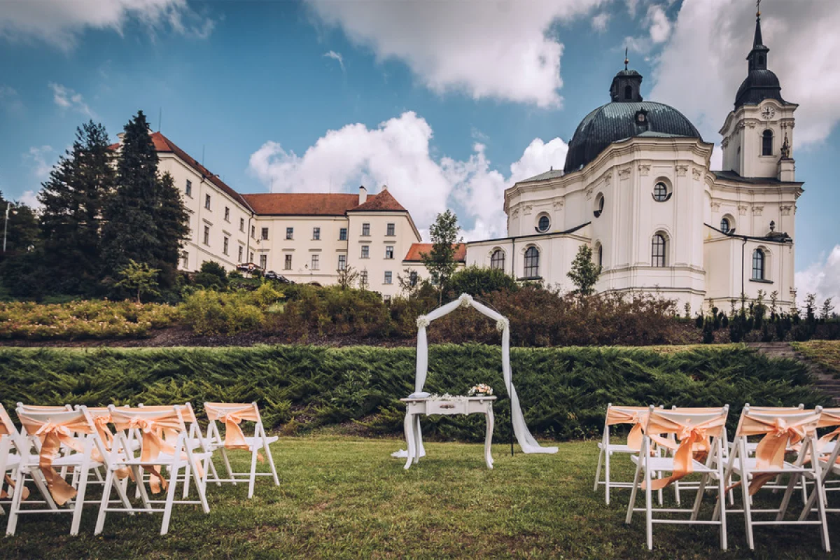 Luxusní pobyt na Zámku Křtiny s bohatou gastronomií pro dva a ochutnávkou Moravského krasu - foto 04