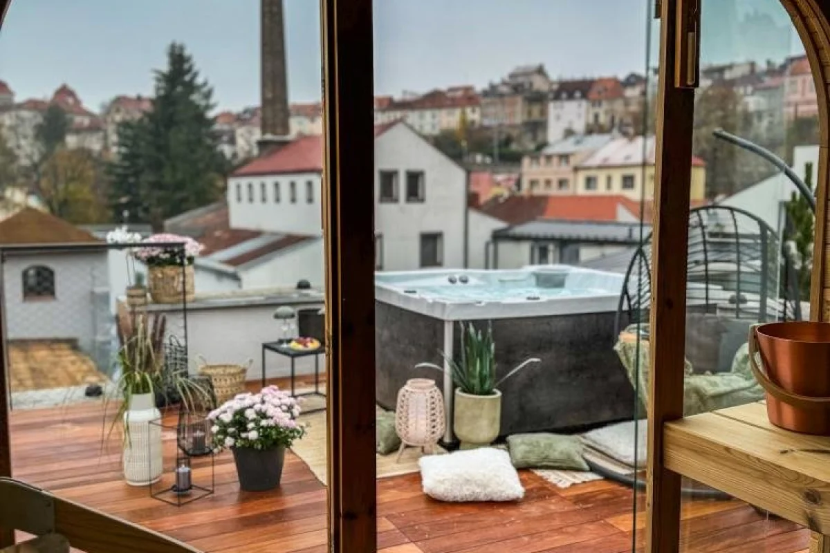 Luxusní pobyt s privátním střešním wellness - foto 03