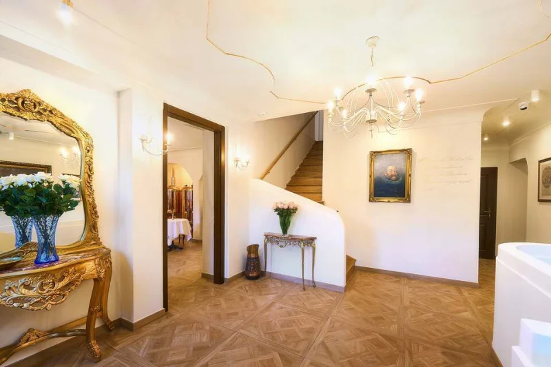 Luxusní pobyt v domě U Zlaté Hrušky s pivní lázní Spa Beerland i prohlídkou Pražského Hradu pro 2 osoby na 2 noci - foto 03
