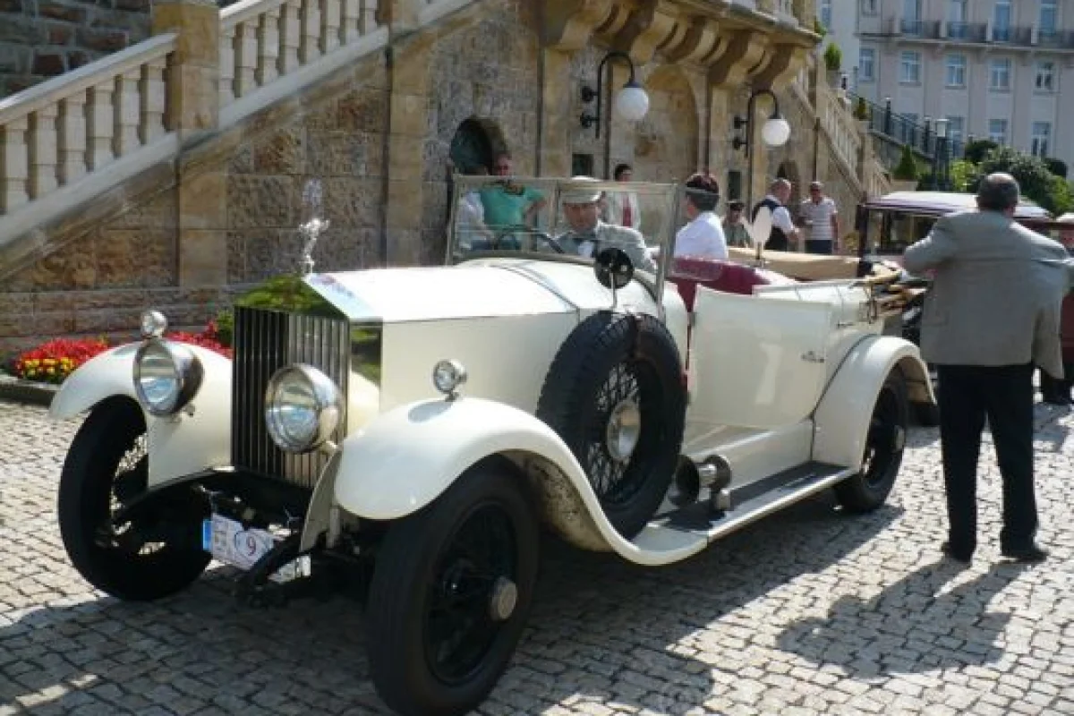 Luxusní Rolls Royce pro dva - foto 03