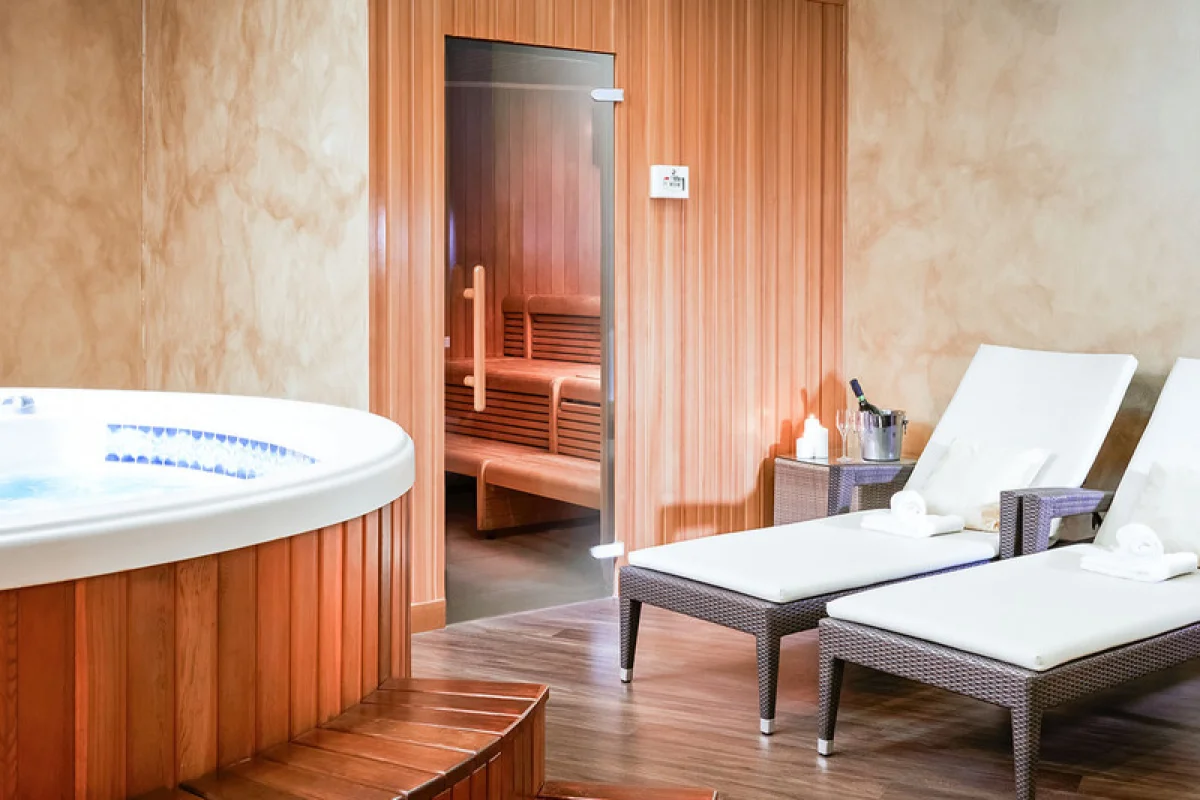 Malé privátní spa pro 4 osoby - foto 03