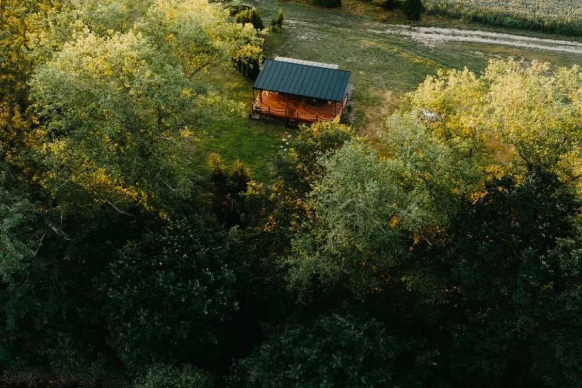Maringotka Za Rákosím: Glamping snů uprostřed přírody Krkonošského podhůří - foto 03