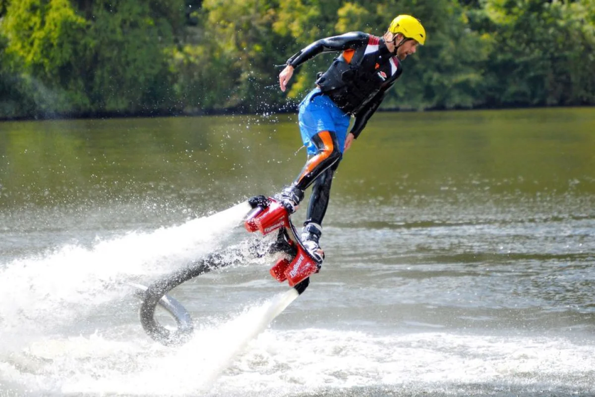 Mega úlet - tři zážitky v jeden den flyboard + hoverboard + jetpack - foto 03