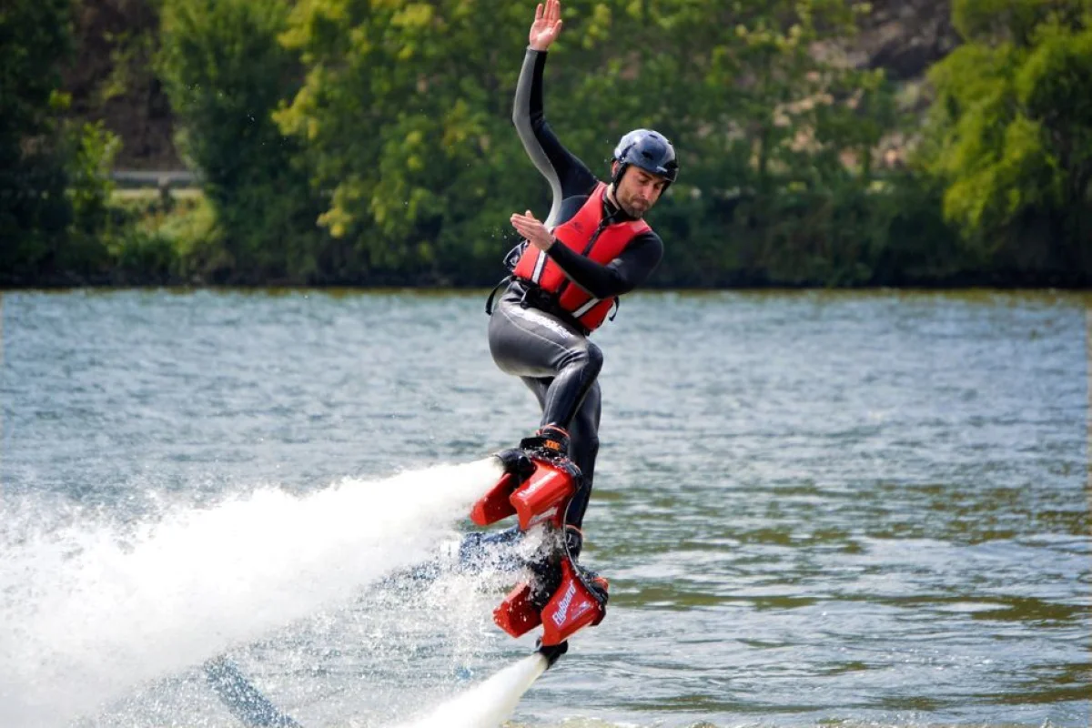 Mega úlet - tři zážitky v jeden den flyboard + hoverboard + jetpack - foto 04