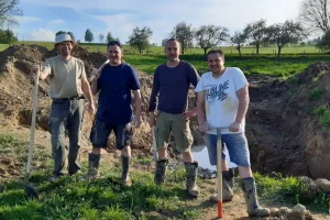 Najděte si vlastní drahokam - těžba vltavínů nedaleko Českého Krumlova - foto 01