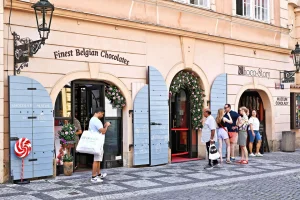 Návštěva fantastického muzea čokolády s čokoládovým workshopem v centru Prahy pro páry i rodiny s dětmi - foto 01
