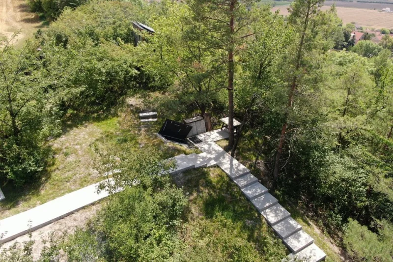 Netradiční pobyt v podzemním bunkru UŽ6 nedaleko Hradčan u Žehuně - foto 02