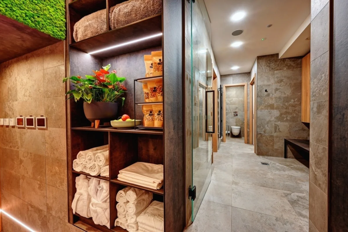 Nezapomenutelná noc v soukromém wellness hotelu Fénix pro dva - foto 04