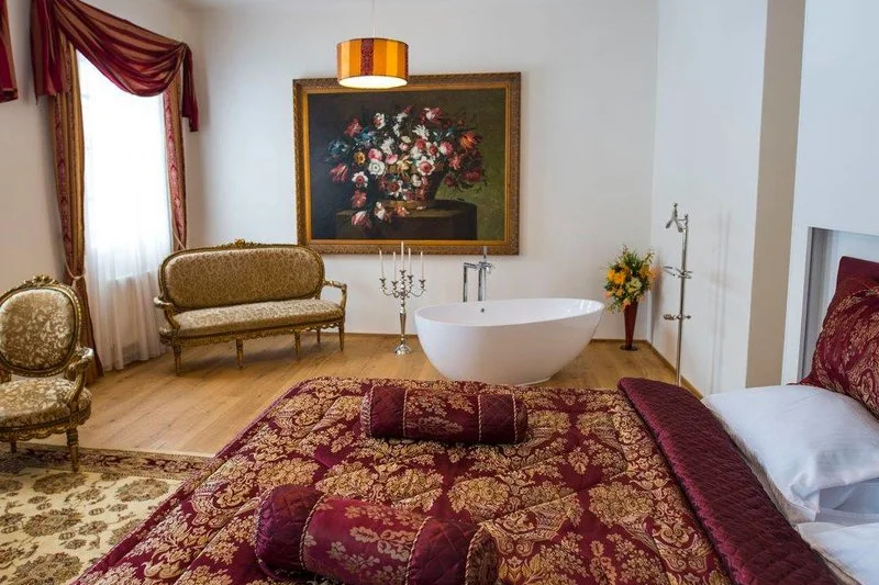 Noc na zámku s wellness a masáží - foto 04