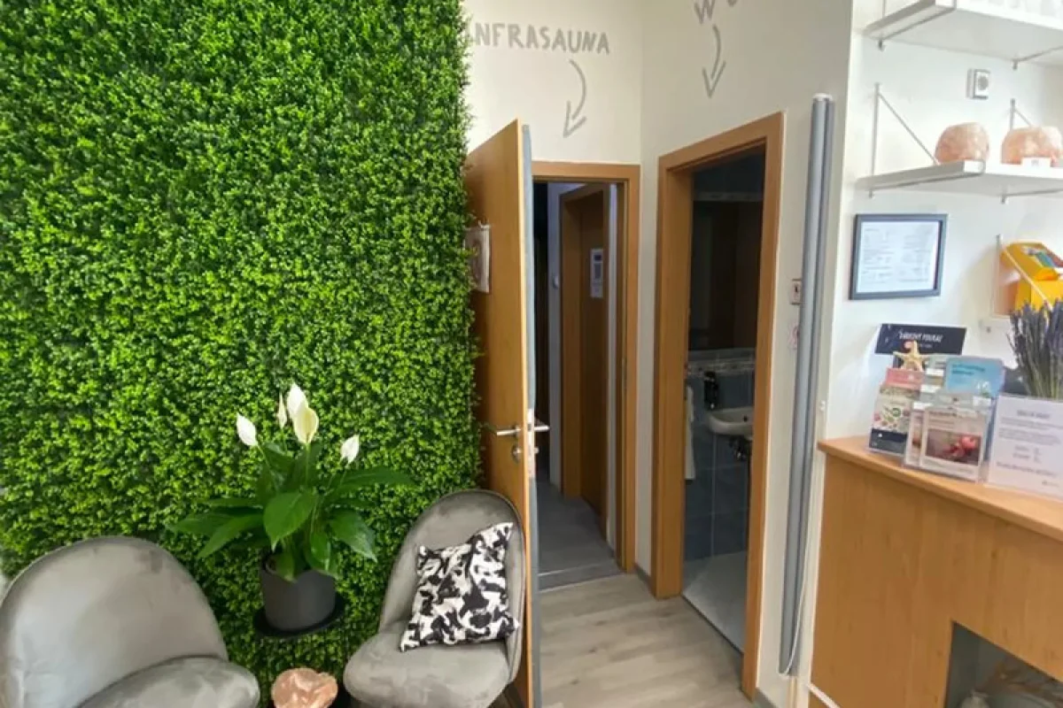 Noc v solné jeskyni + privátní sauna - foto 06