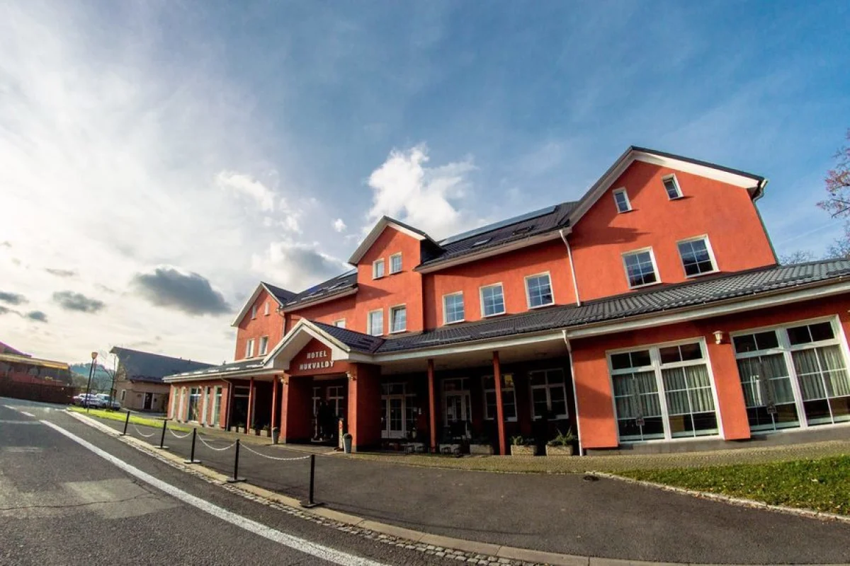 Odpočinkový wellness pobyt s polopenzí v Hotelu Hukvaldy v podhůří Beskyd pro 2 osoby na 2 noci - foto 03