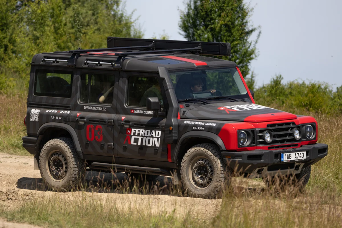 Offroad jízda pro děti - řízení na uzavřené offroadové trati v Milovicích - foto 03