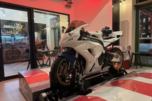 Oficiální simulátor motorky na okruzích MotoGP - foto 02