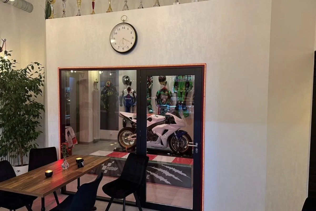 Oficiální simulátor motorky na okruzích MotoGP - foto 04