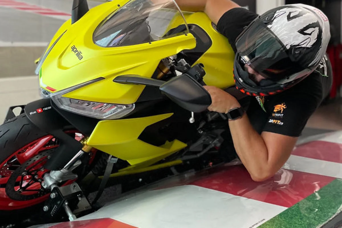 Oficiální simulátor motorky na okruzích MotoGP - foto 05