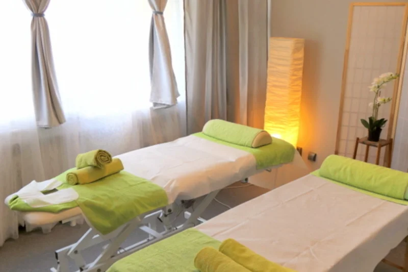 Omlazující kosmetická péče + faceliftingová masáž - foto 04