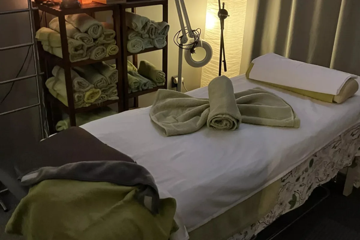 Omlazující kosmetická péče + faceliftingová masáž - foto 06