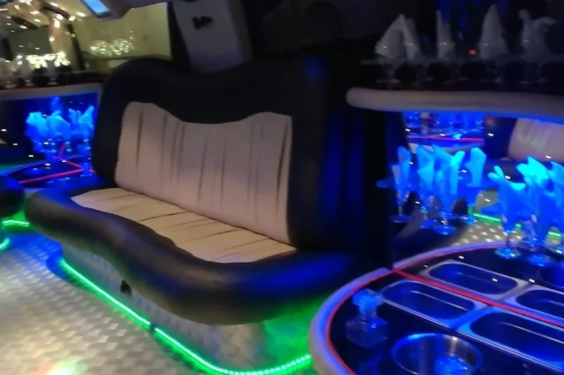 Párty jízda v Hummer limuzíně - foto 04