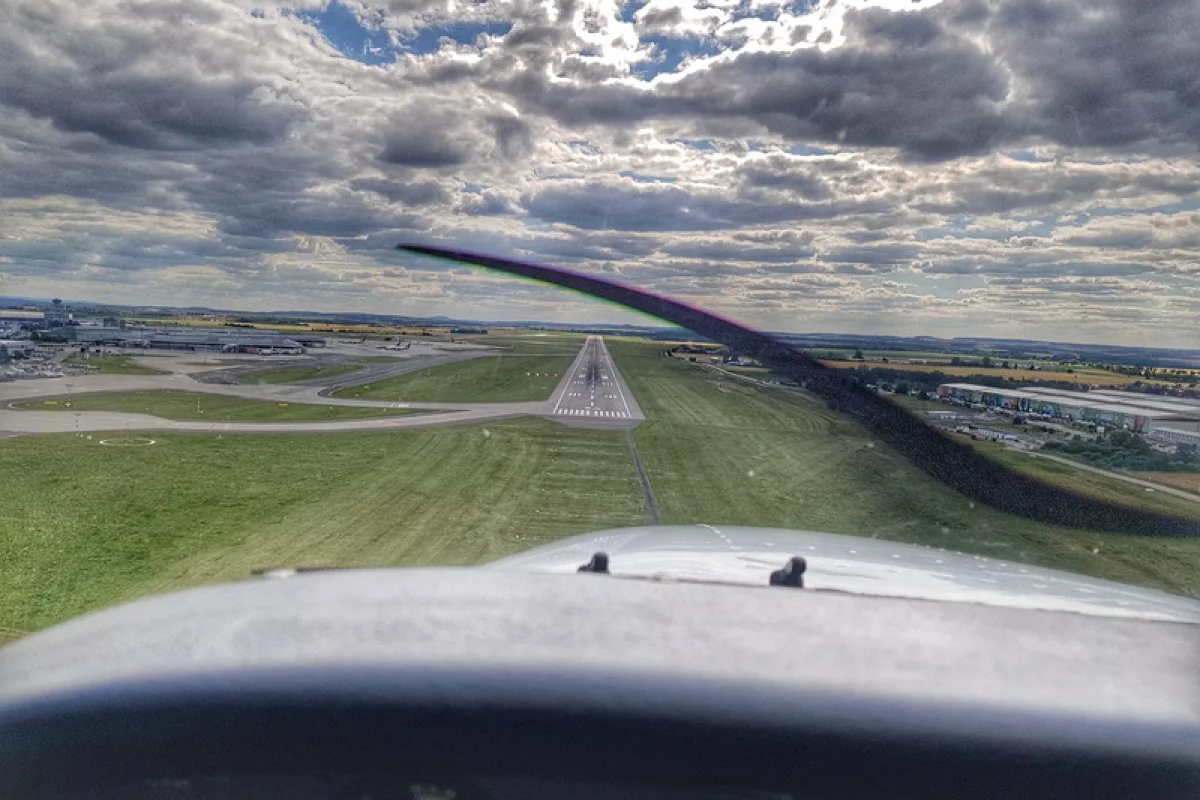 Pilotem letadla na zkoušku: Přistání na letišti Václava Havla - foto 03