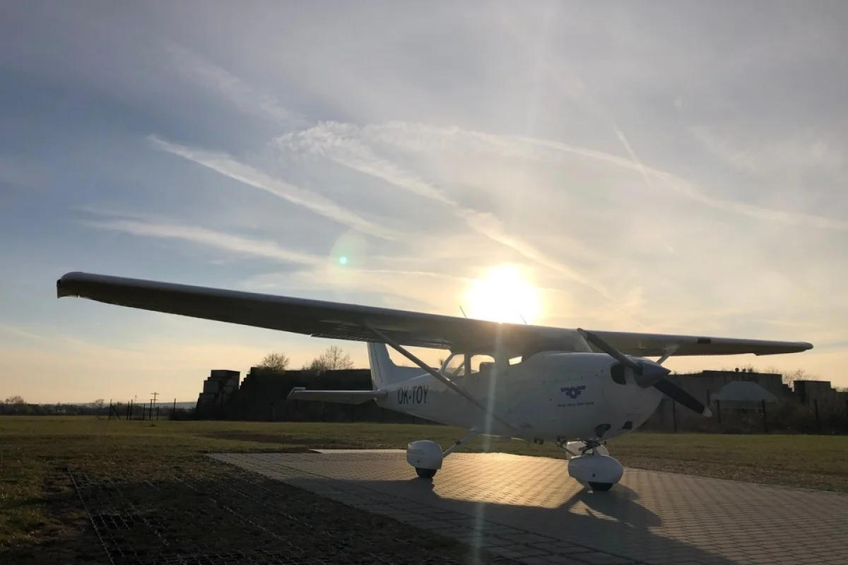 Pilotem letounu Cessna 172 na zkoušku Brno pro 1 osobu + 2 pasažéři zdarma - foto 03
