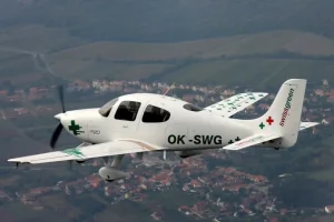 Pilotem na zkoušku moderního letadla Cirrus SR20 - soukromý let pro 3 os. - foto 01