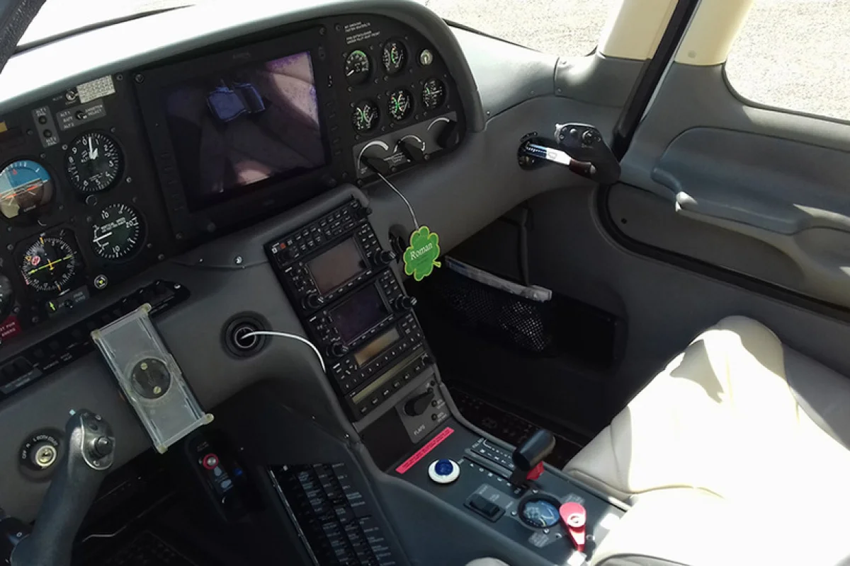 Pilotem na zkoušku moderního letadla Cirrus SR20 - soukromý let pro 3 os. - foto 03