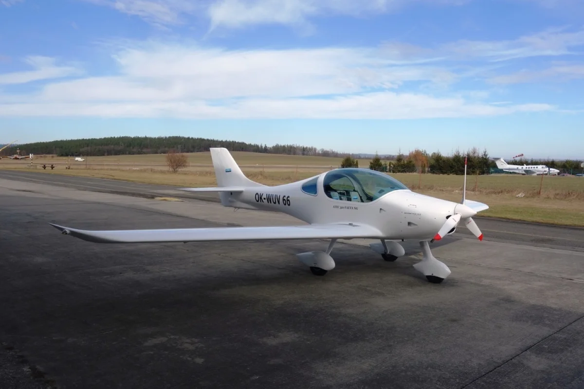 Pilotem na zkoušku sportovního motorového letounu Příbram - foto 03