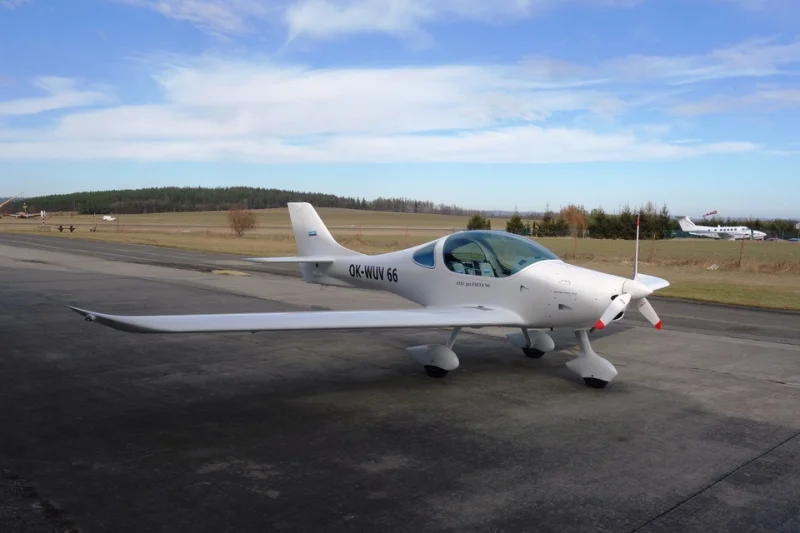 Pilotem na zkoušku sportovního motorového letounu Příbram - foto 03