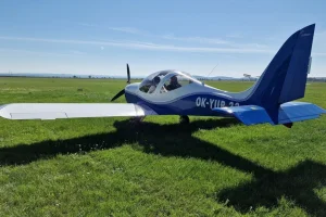 Pilotem na zkoušku v letadle Eurostar z letiště Kolín - foto 01