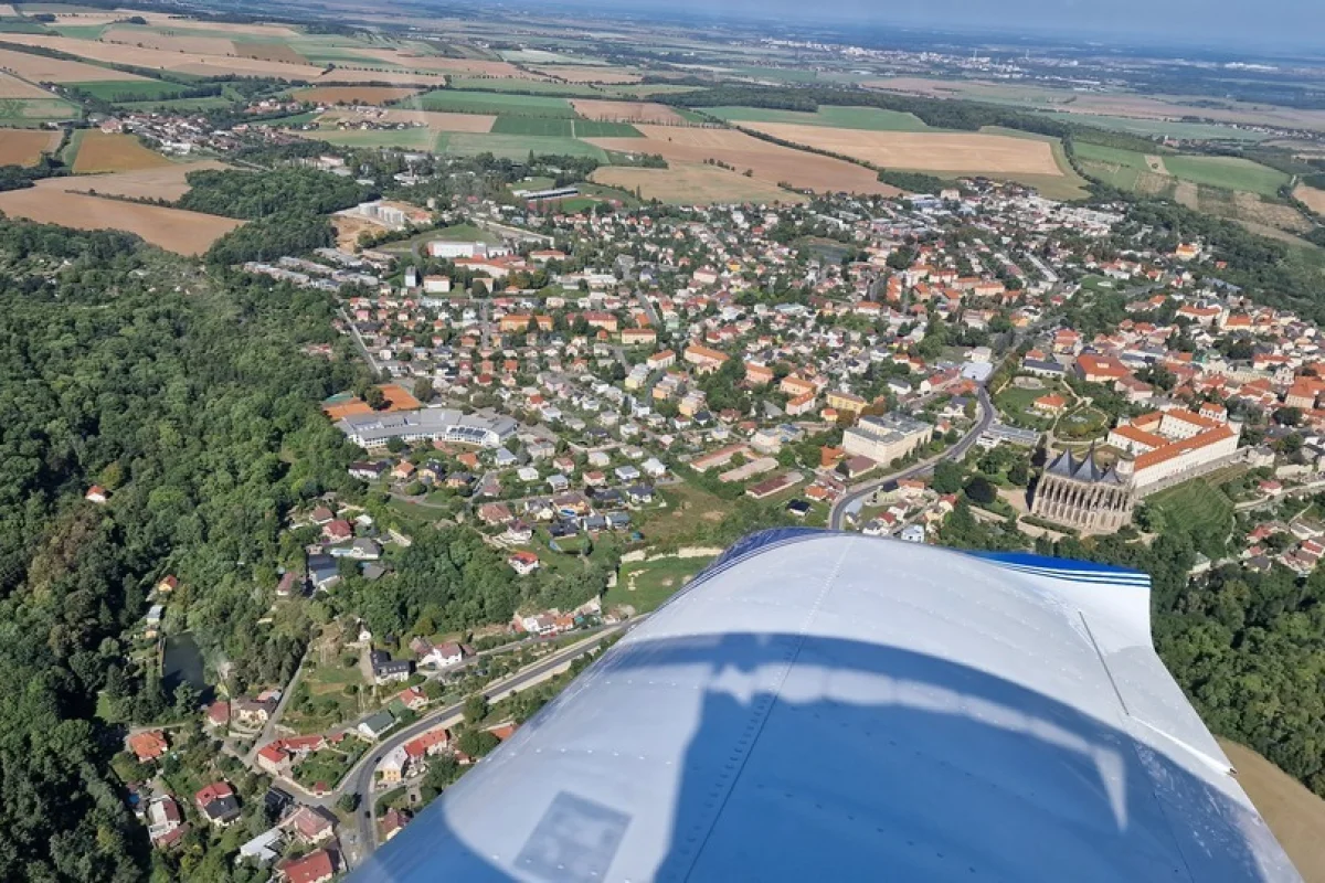 Pilotem na zkoušku v letadle Eurostar z letiště Kolín - foto 04