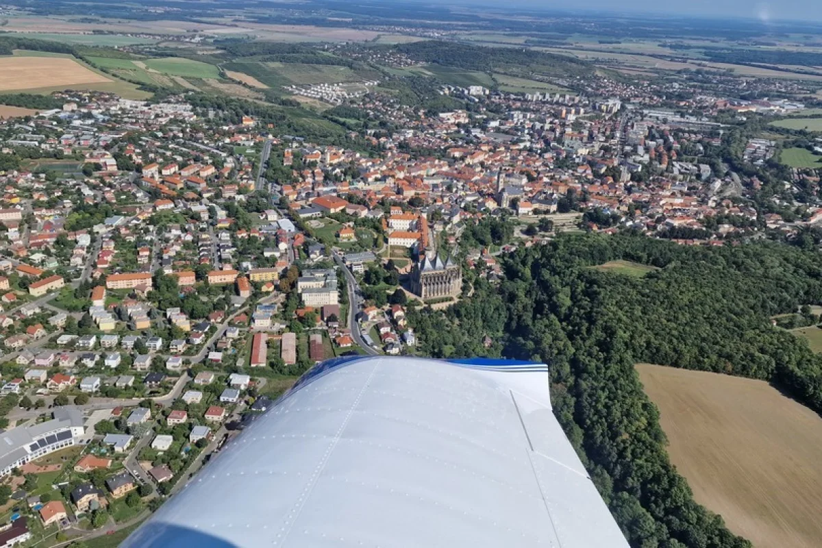 Pilotem na zkoušku v letadle Eurostar z letiště Kolín - foto 05