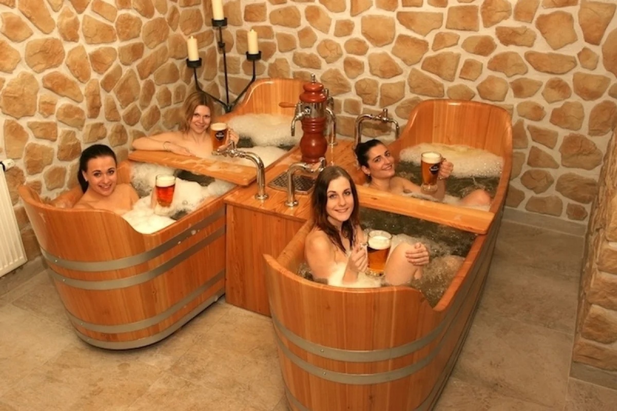 Pivní koupel s neomezenou konzumací piva Bernard - foto 10