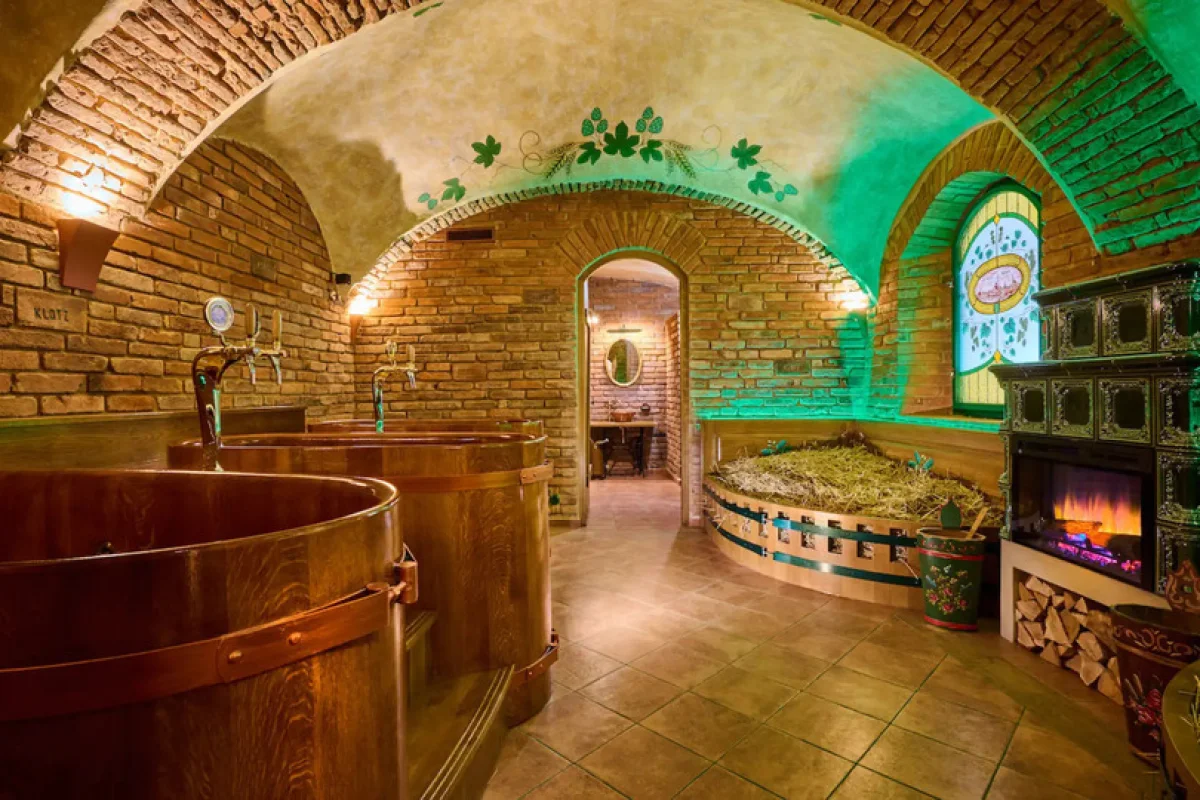 Pivní lázně Spa Beerland v Plzni s neomezenou konzumací piva Pilsner Urquell a návštěvou Pivovarského muzea a podzemí - foto 02