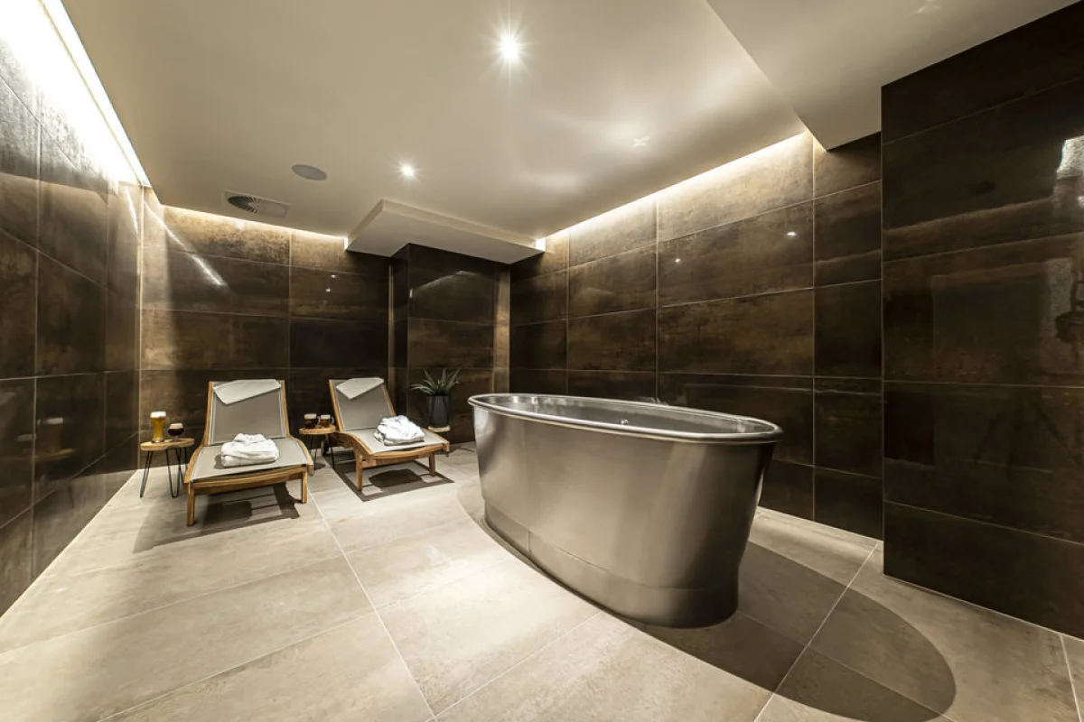 Pivní pobyt ve Wellness Hotelu**** Pivovar Monopol: pivní lázeň, masáž a polopenze - foto 02
