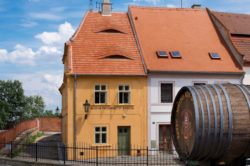 Pivní výlet s prohlídkou Žateckého pivovaru, ochutnávkou piva a návštěvou muzea pivovarnictví a vodárenské věže - foto 03