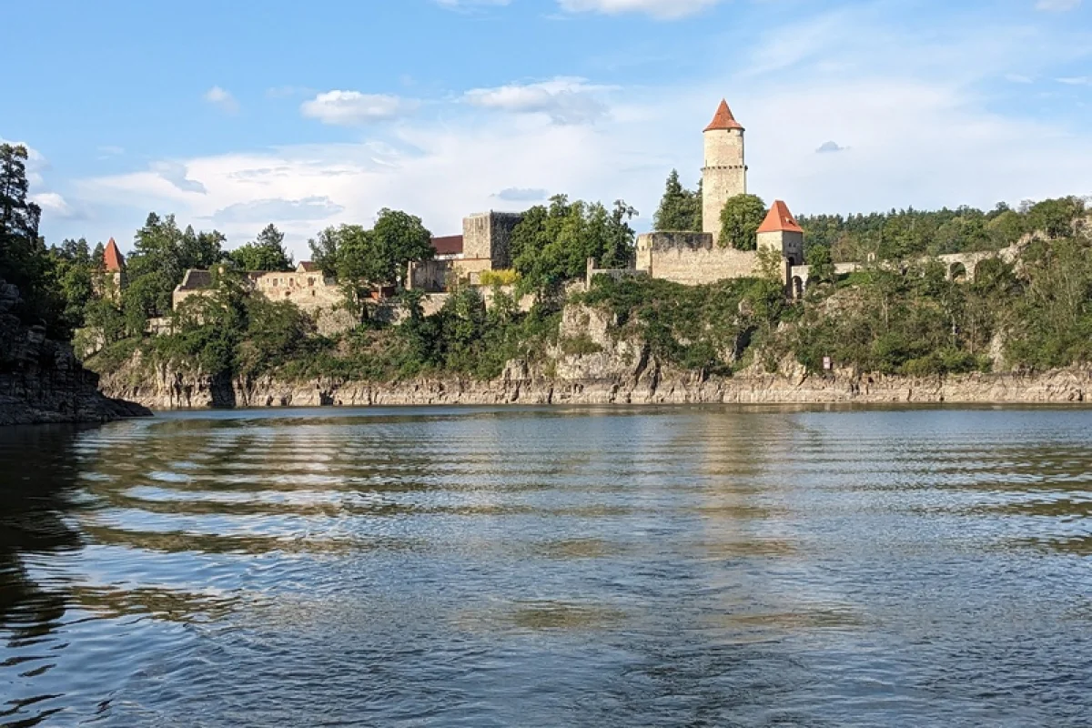 Plavba plachetnicí na Orlíku s kapitánem - foto 10