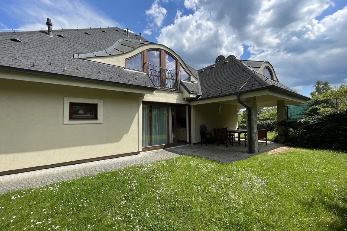 Pobyt jako v pohádce s privátním wellness v areálu zámku Berchtold pro 2 osoby na 2 noci - foto 03