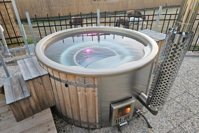 Pobyt na Farmě Jerusalém s lehkou snídaní, lahví vína a neomezeným wellness pro dva - foto 03