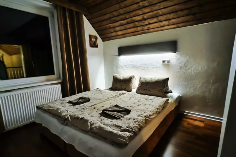 Pobyt na luxusní Chatě pod Pustevnami s bazénem, vířivkou a saunou v malebných Beskydech pro až 10 osob - foto 03