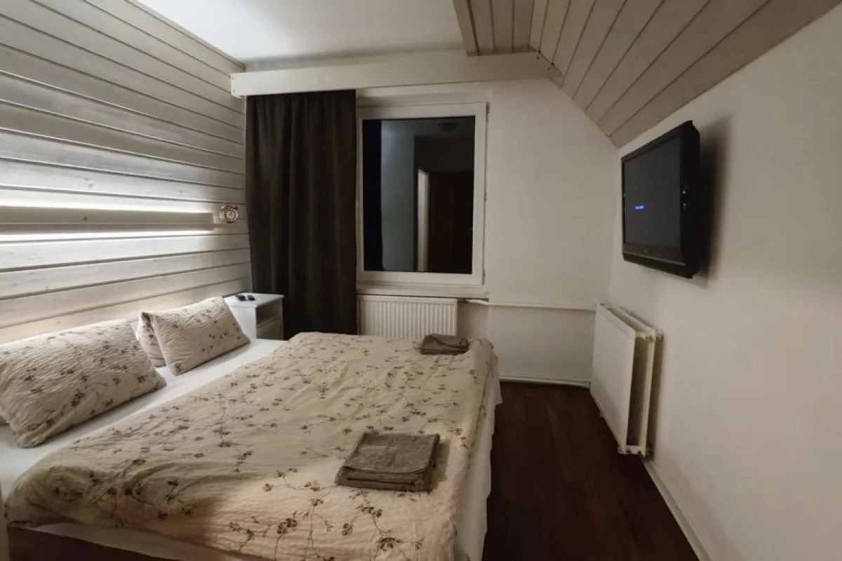 Pobyt na luxusní Chatě pod Pustevnami s bazénem, vířivkou a saunou v malebných Beskydech pro až 10 osob - foto 05