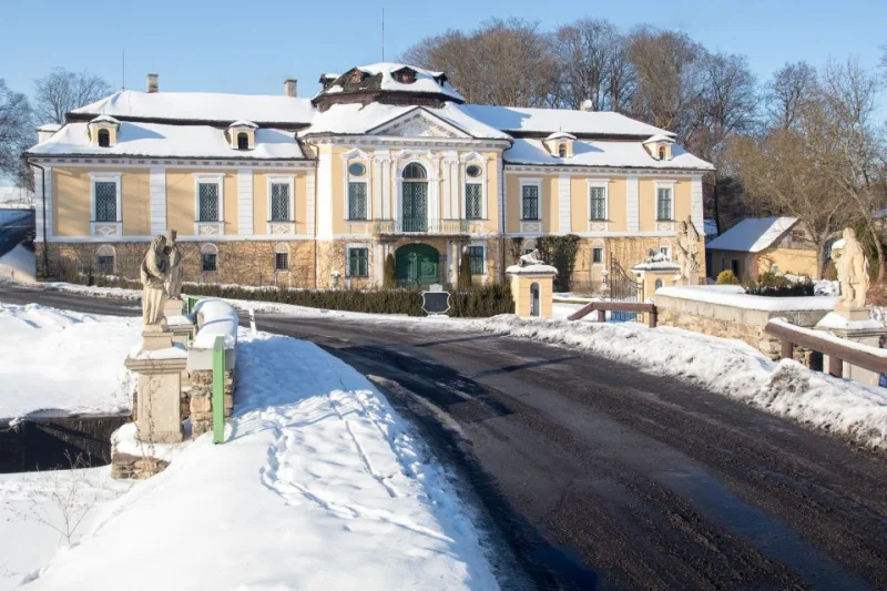 Pobyt na Zámku Úsobí s polopenzí pro dva - foto 02
