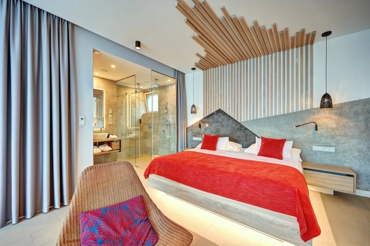 Pobyt pod Ještědem v luxusním apartmá King hotelu Fénix s vířivkou, infrasaunou a terasou pro dva - foto 04